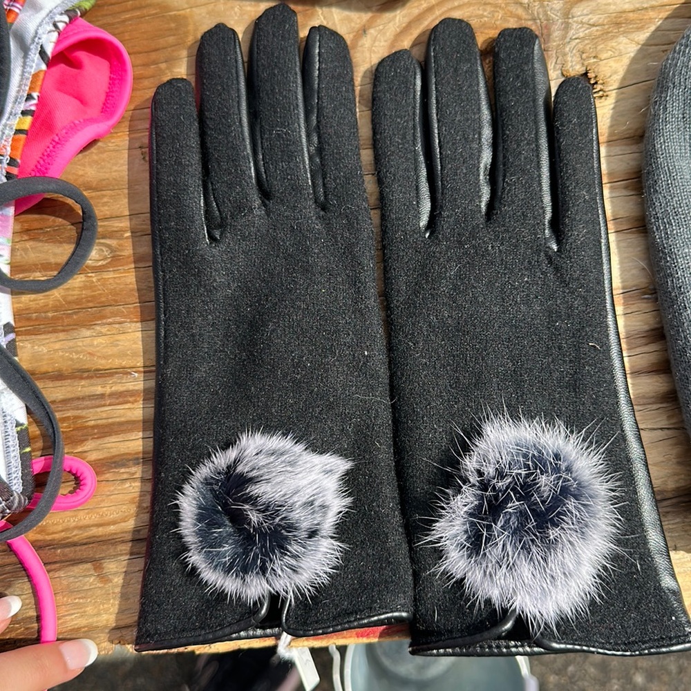Brand New - Mud Pie Leather gloves